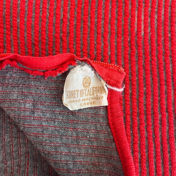 ❤️ Vintage Red/Gray Sweater - Picture 3 of 7